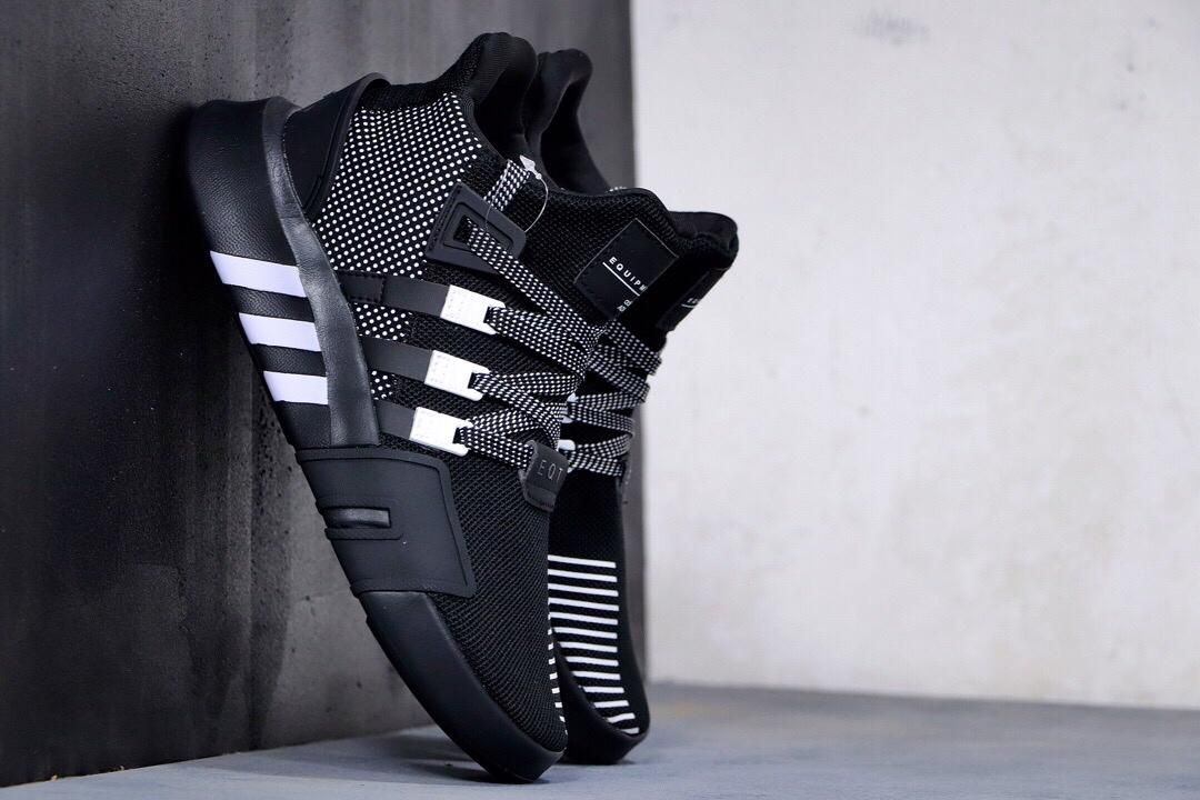 adidas ultimas zapatillas