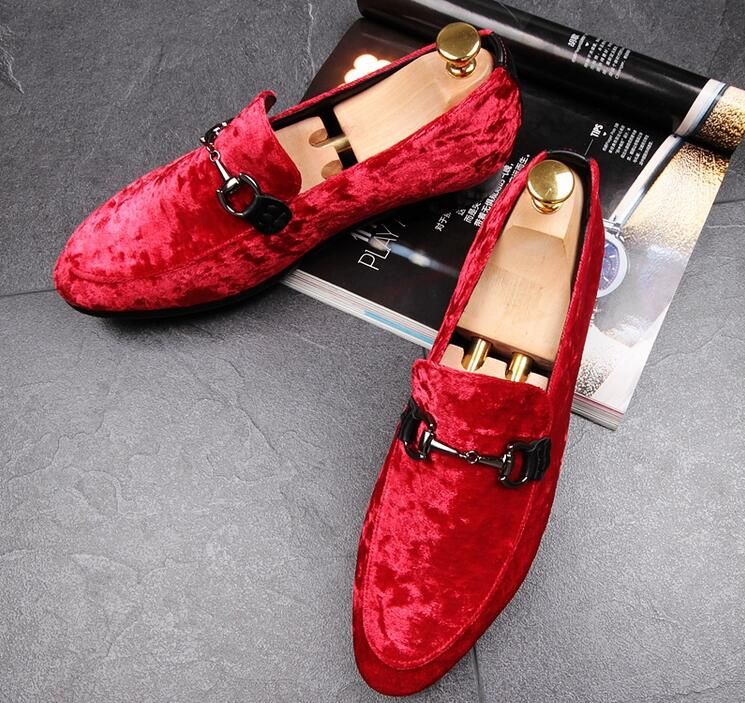 Compre 2019 Homens Britânicos Designer Vermelho Azul Veludo Apontado Na  Moda Slip On Planos Sapatos Casuais Vestido Masculino Casamento Sapato  Social Masculino De Zhandi, $268,63 | Pt.Dhgate.Com