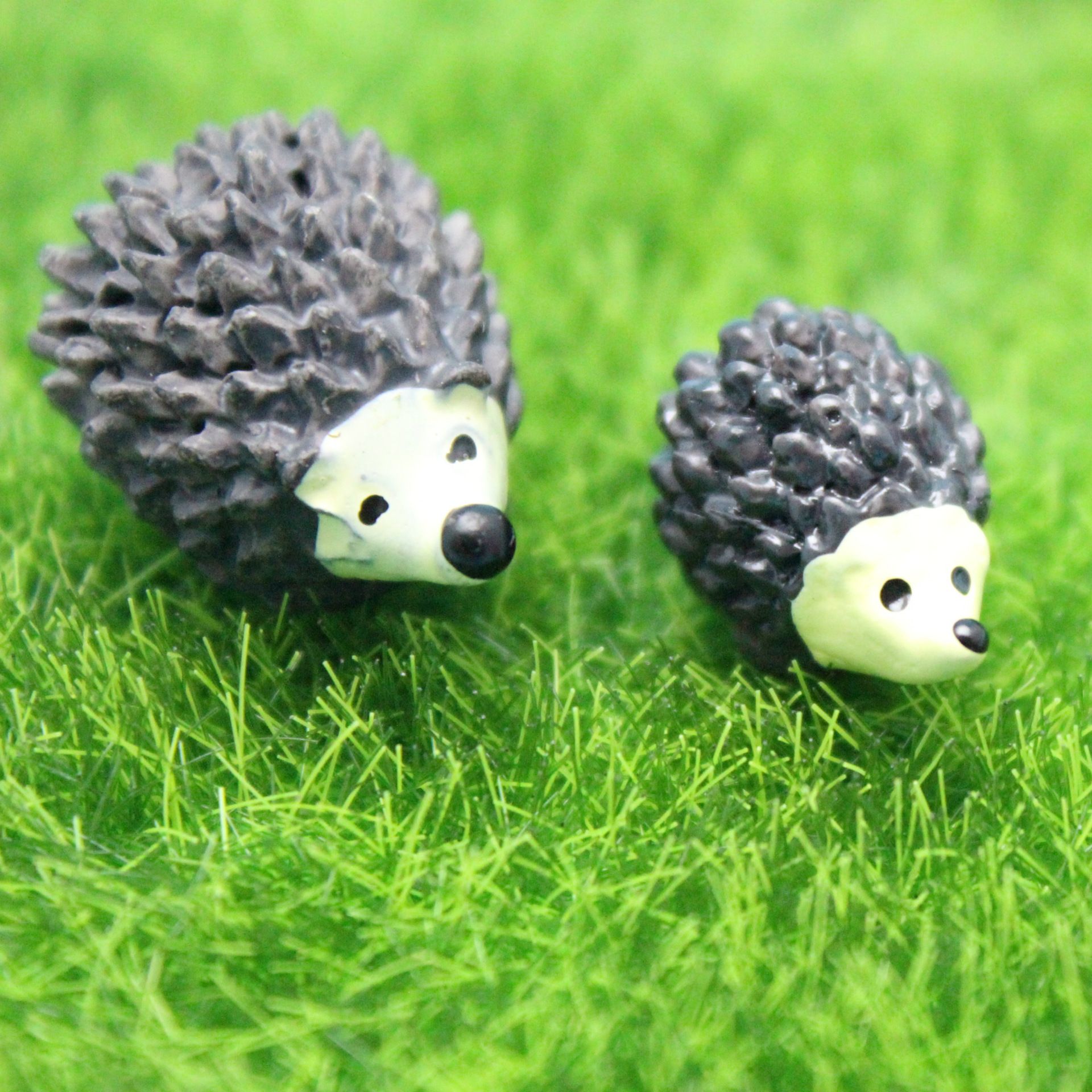 2020 Wholesale Hedgehog Mom And Son Cartoon Mini Animals Ornament