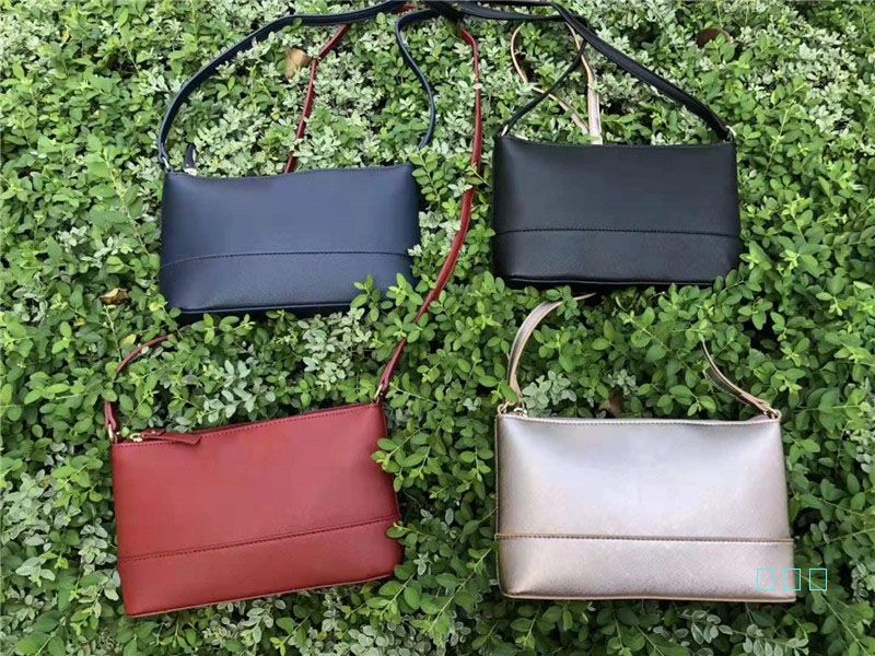 trendy purses