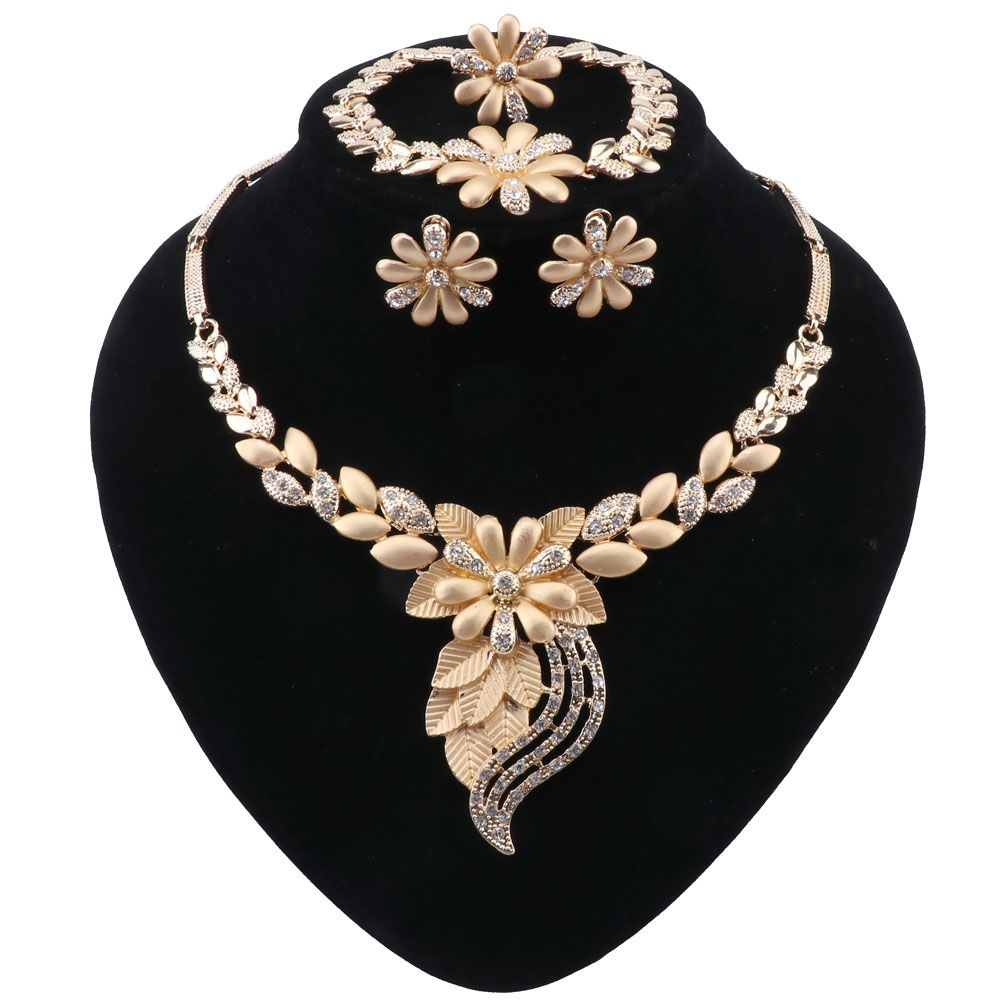 Classic Dubai Jewelry Sets Charm Bridal Necklace Crystal Earrings Ring