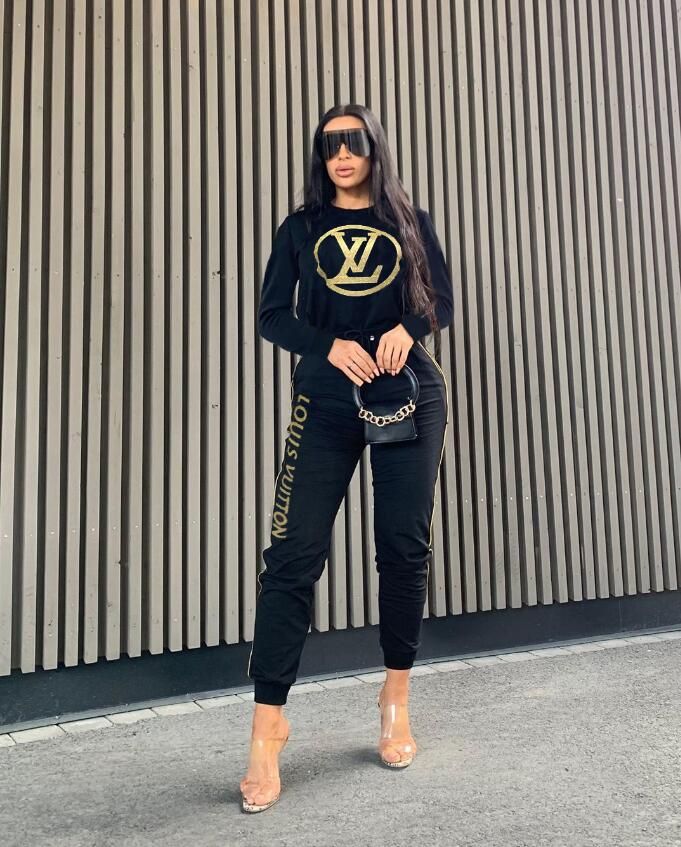 Compra Diseñador De Las Mujeres Dos Pedazos Fijó La Manga Larga Ropa Sexy  Chándal Polainas De 2 Pedazos De La Moda Cómoda Traje LV Del Deporte Que  Activan Barato | Entrega Rápida