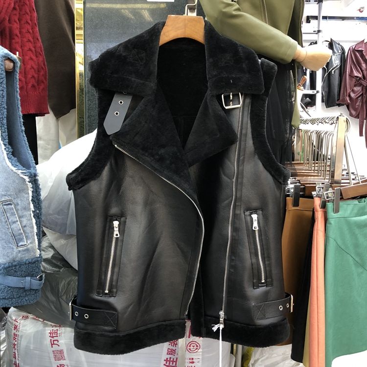 Petit Gilet Sans Manches En Cuir Bordé De Renard Noir Pour Femme - Occasion TB état