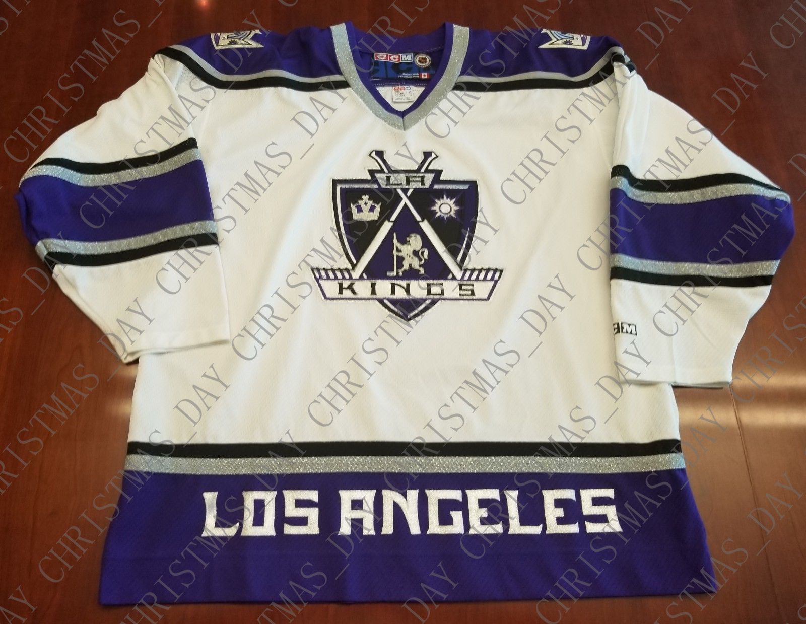 la kings christmas jersey