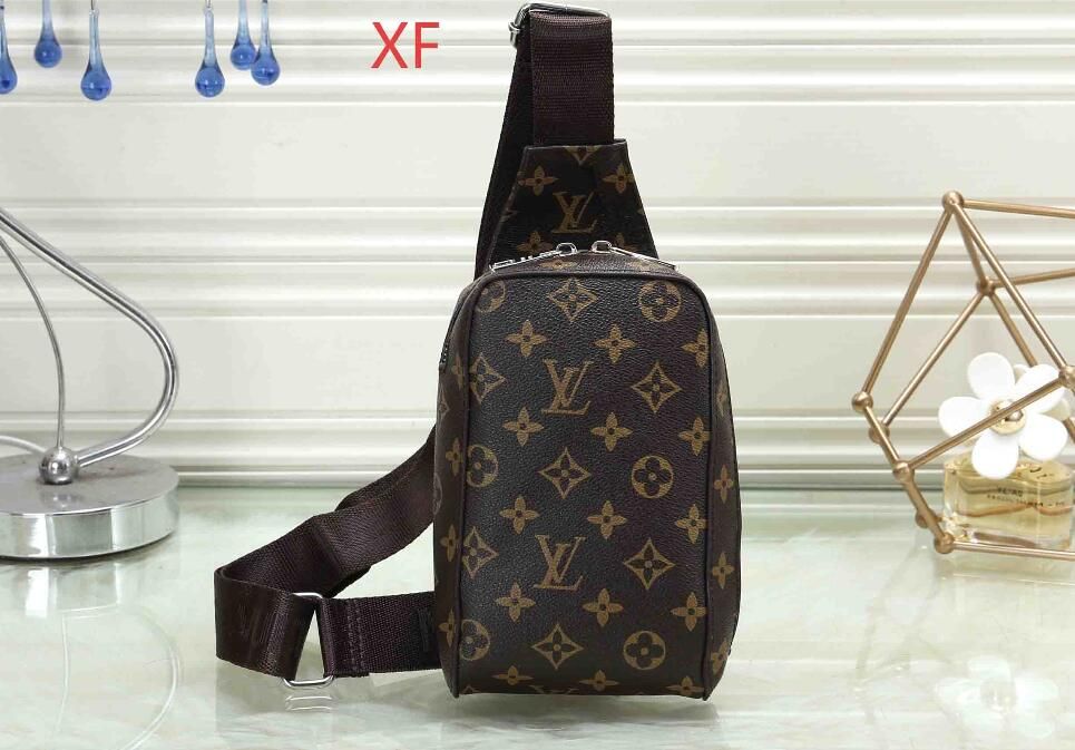 Pasta Carteiro Louis Vuitton M44001  Louis vuitton, Bolsas masculinas, Bolsa  louis vuitton