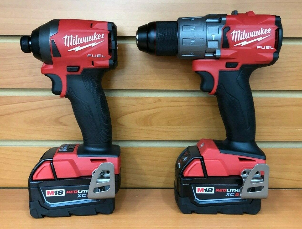 Milwaukee FUEL Taladro percutor inalámbrico de iones litio inalámbrico de 1/2 "Martillo IMPACT XC5.0