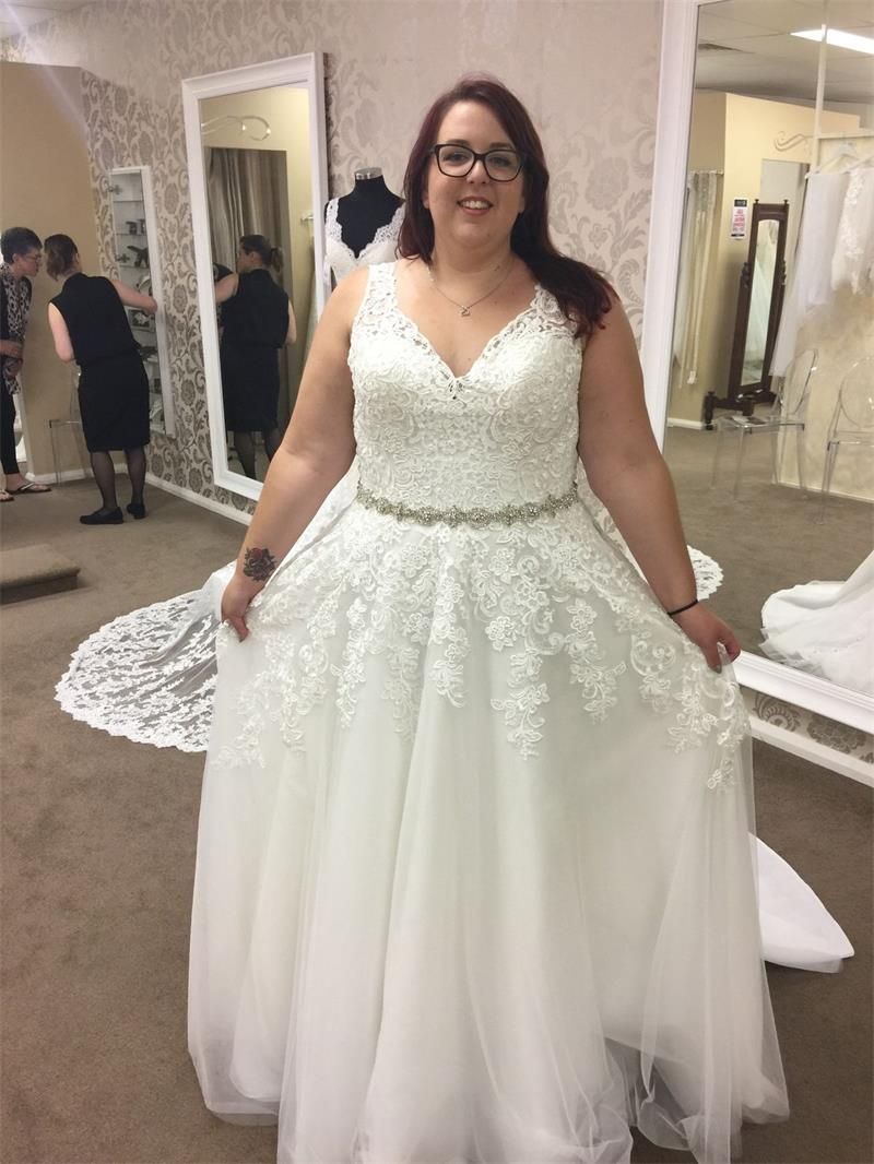 a line wedding gowns for plus size