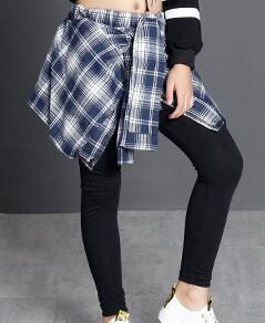 Szara plaid pantskirt.