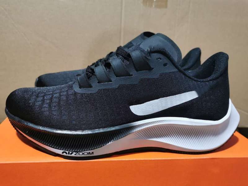 pegasus 35 triple black