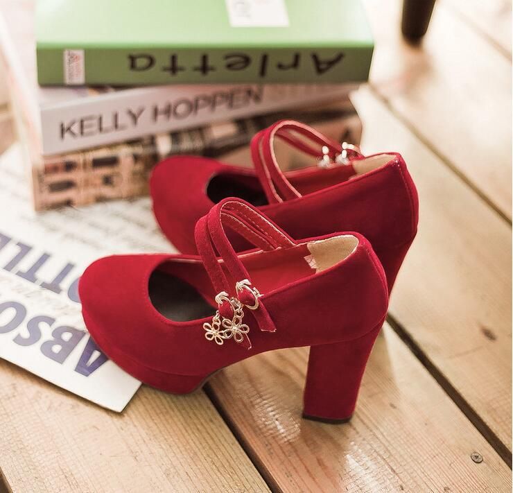 2019 Primavera Nuevo estilo mujeres tacones rojos gamuza escarchada redonda tacones zapatos de boca