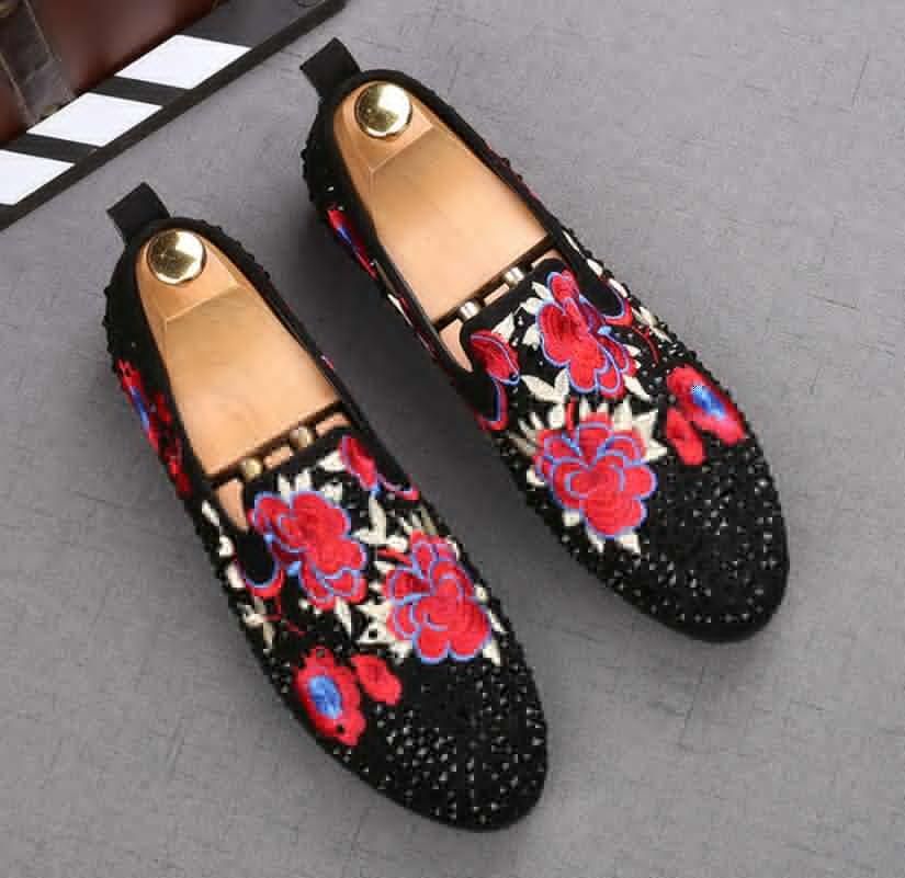 embroidered velvet shoes