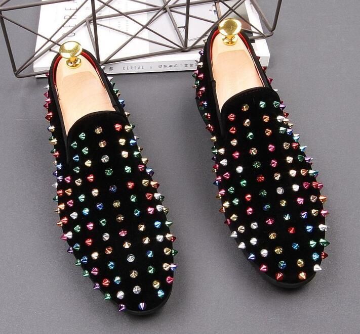 Compre NOVO Trendsetter Apontado Coloridos Apartamentos Rebite Sapatos Para  Homens Designer De Vestido De Noiva Oxford Formais Shoes Sapato Social  Masculino Barato | Entrega Rápida E Qualidade | Pt.Dhgate