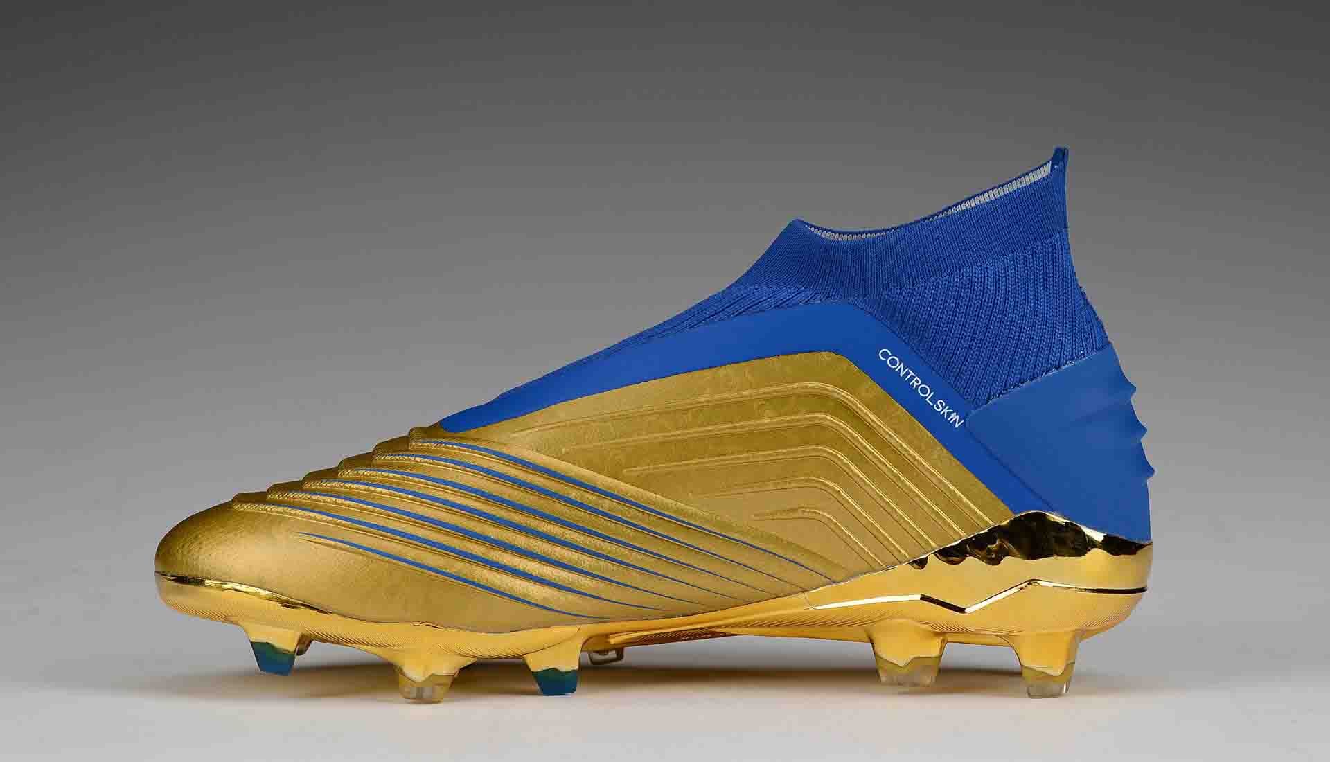 gold bottom football cleats