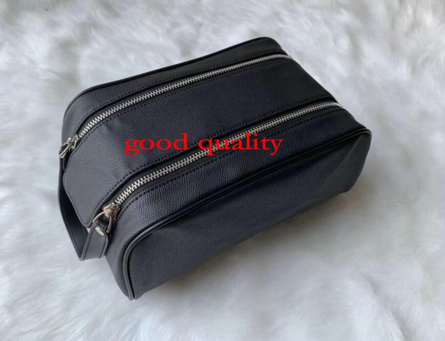 Fendi Leather Make-up Bag for Men Mens Bags Toiletry bags and wash bags 