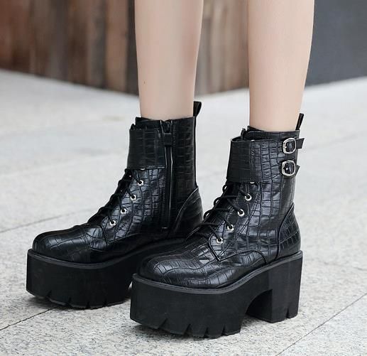 round toe biker boots