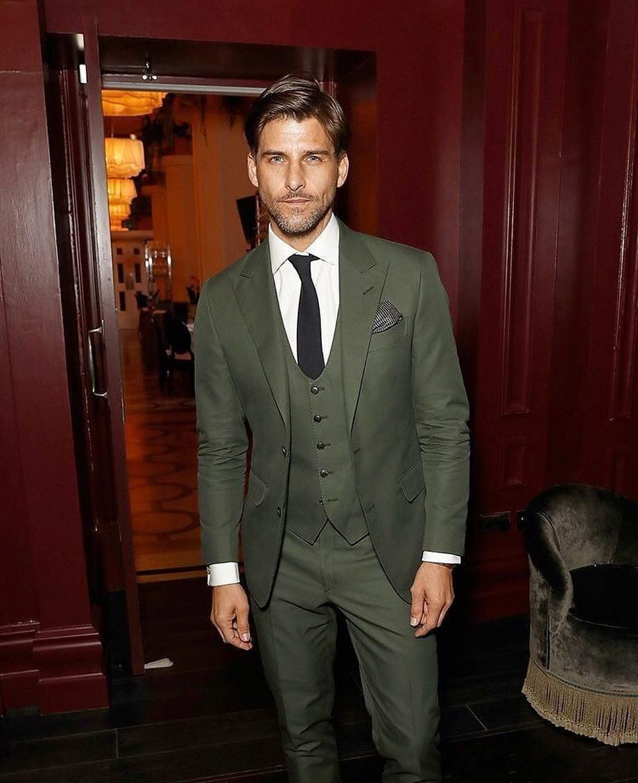 Olive Green Groom Tuxedos Peak Lapel 