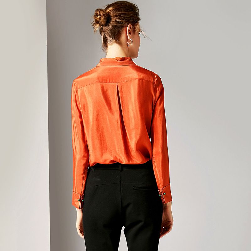 camisa de seda laranja