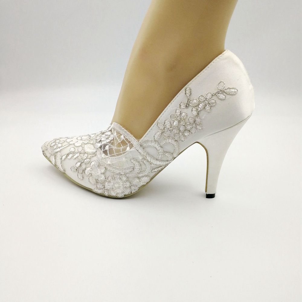 white lace pumps wedding