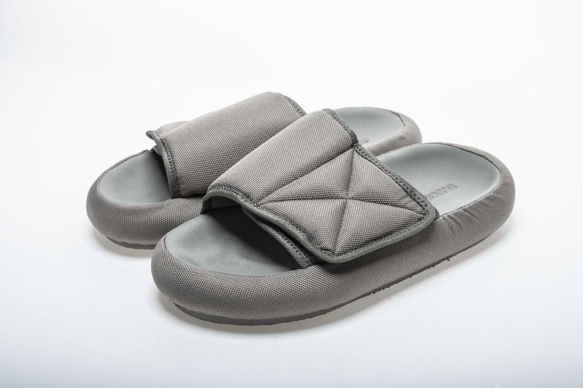ADIDAS YEEZY SLIDE Bone x Kanye West FW6345 UK 8.