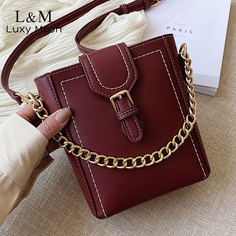 red chain crossbody bag