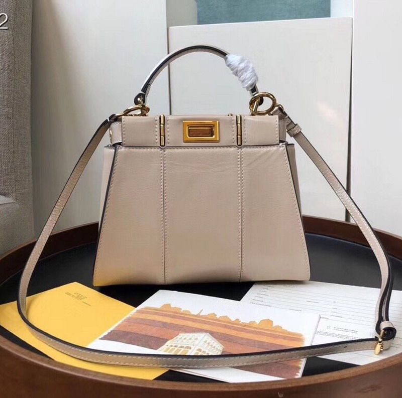 Compra Los Nuevos Bolsos De Lujo Diseñador De Las Mujeres De Cuero Beige  Negro Genuino Bolso De Totalizadores Crossbody Auténtica Superior Bolsos De  Las Señoras De La Marca De Calidad Del Hombro