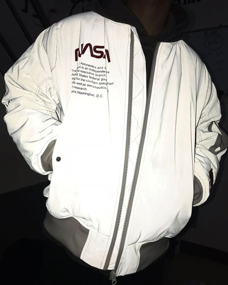 chaqueta reflectante blanca