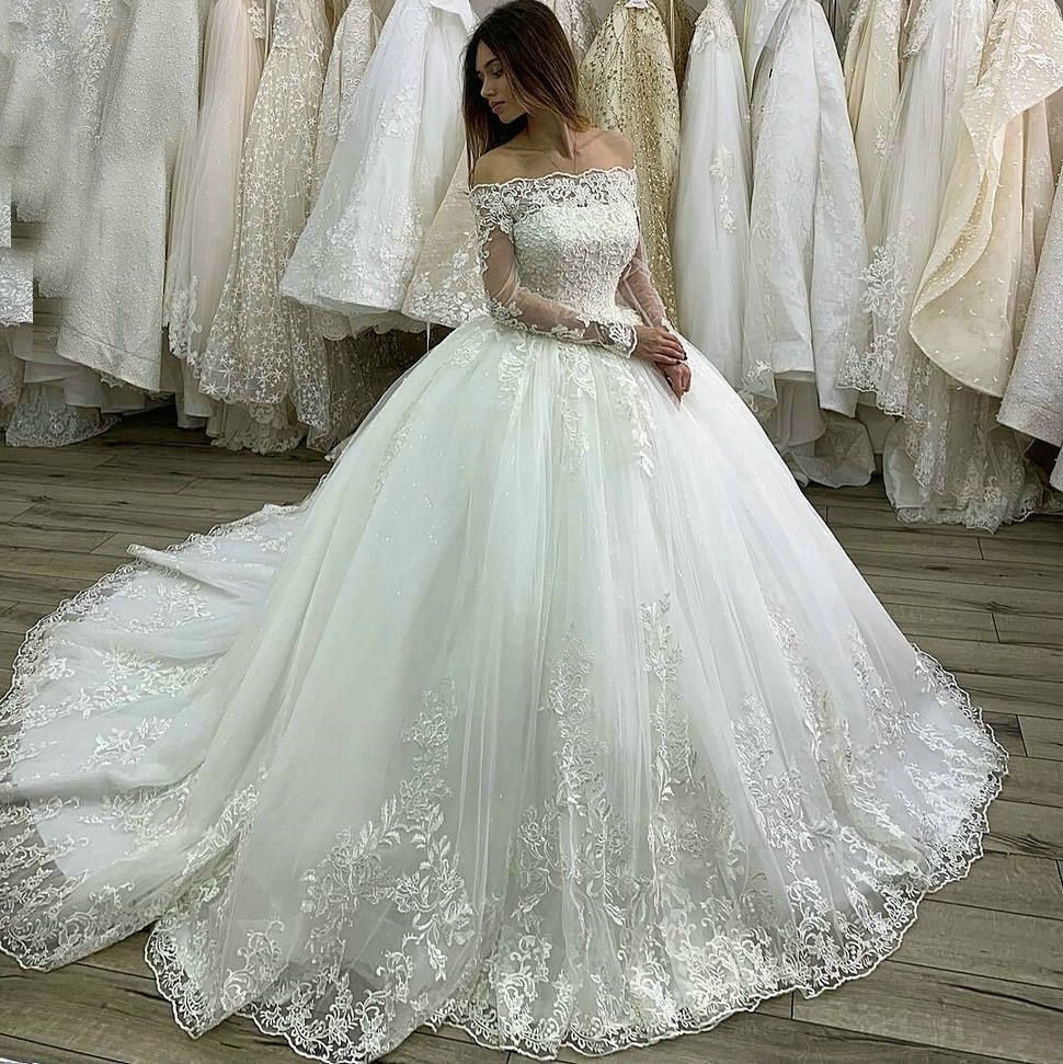 Appliques de bola de la princesa de manga larga fuera del hombro con el tren de Appliques de bola de la princesa de manga larga fuera del hombro con el tren de