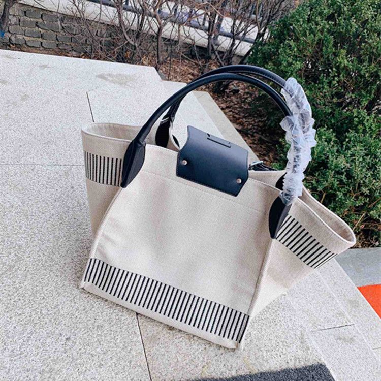 everlane day square tote