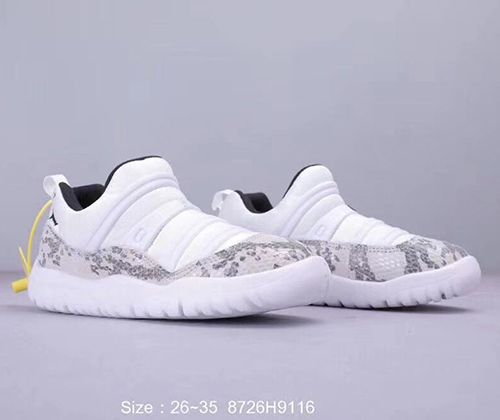 little white tennis shoes