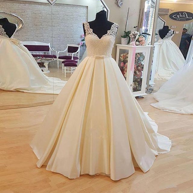 V Neck Lace Satin Cream Wedding Dresses 