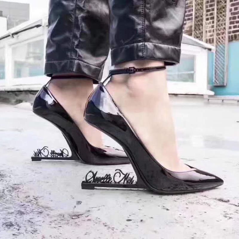 Compra Diseñador De Lujo Zapatos De Boda Tacones Altos Tacones Negros Plata  Lentejuelas De Cuero Puntiagudo Punta De Punta Novia Sexy Damas Fiesta  Noche Correas De Fiesta Bombas Barato | Entrega Rápida