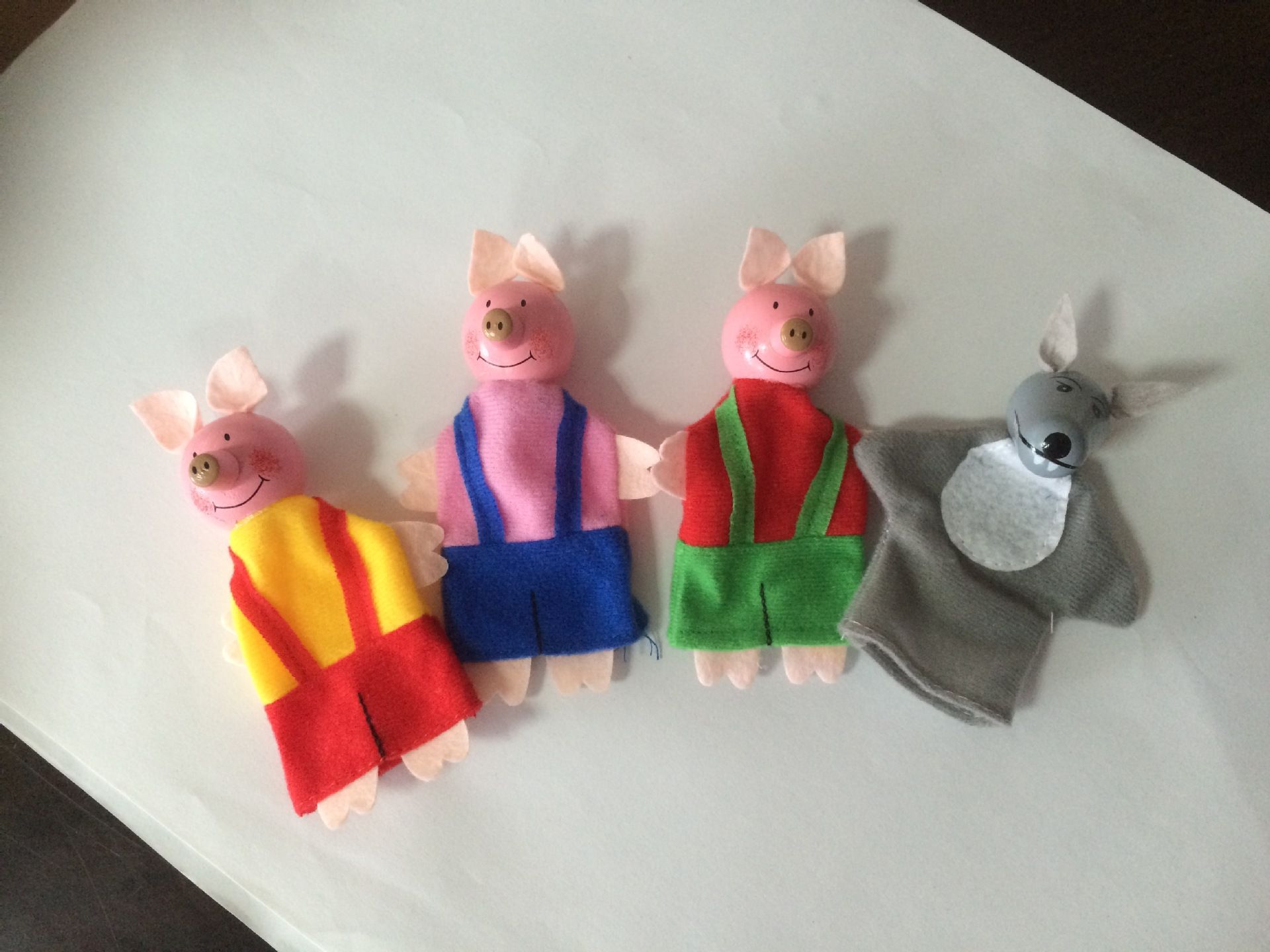 three little pigs hand puppets