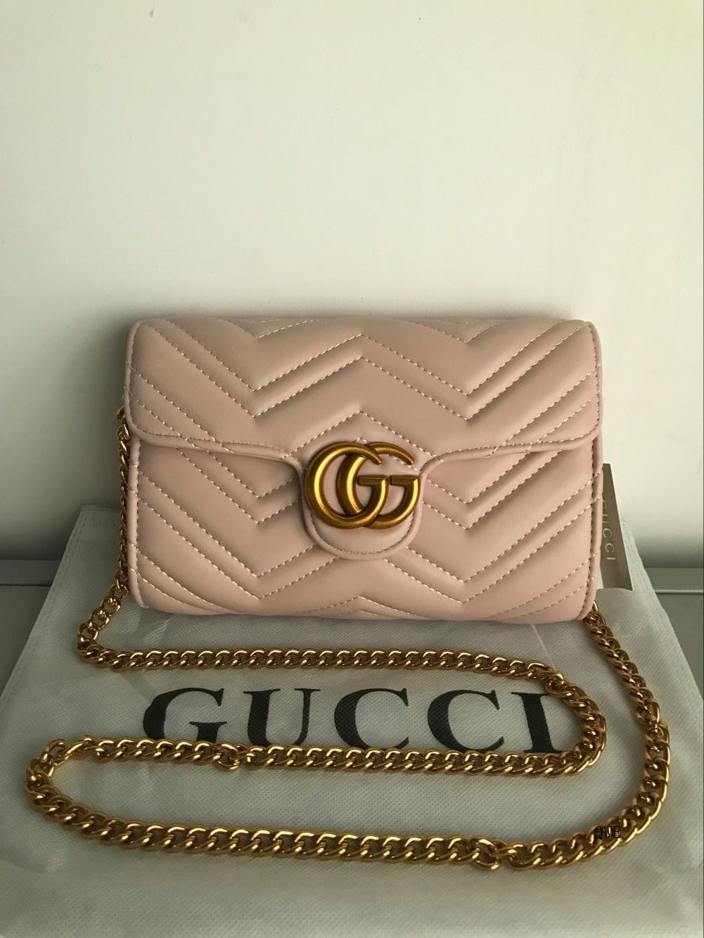 purses with chain straps