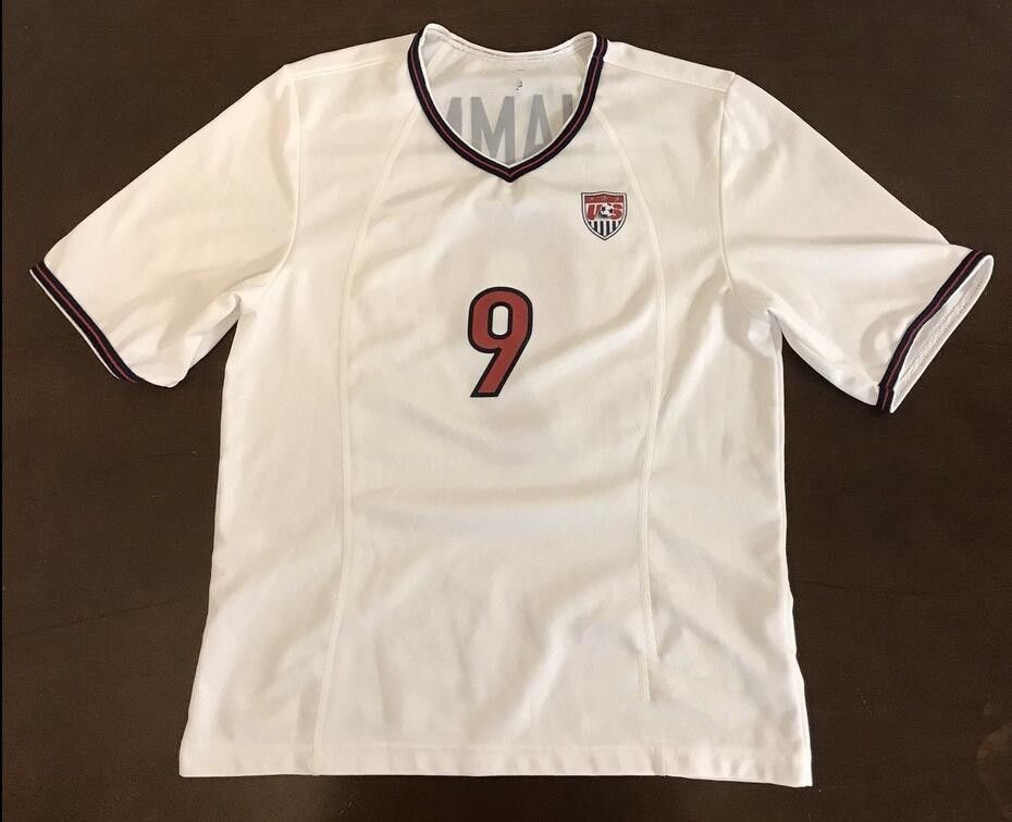 Uswnt Trikot : Amazon Com Uswnt Jersey : The first team in association football history to adopt a star was juventus, who added one golden star with five points in the team's shirt, after italian football federation (figc) approval, in 1958 to represent their tenth italian football championship and serie a title, at the time, the new national record.