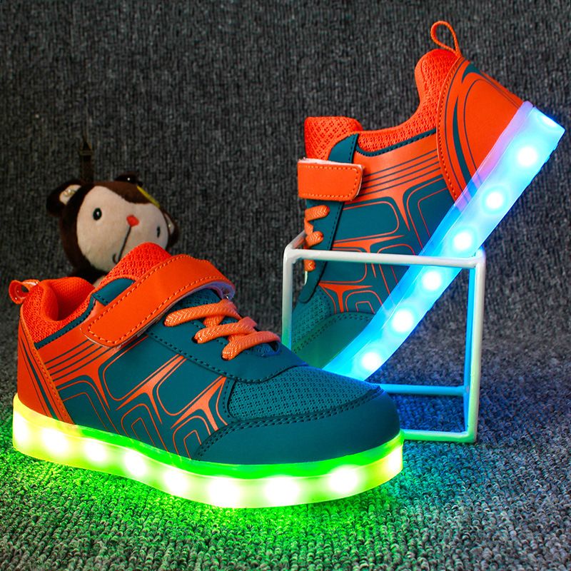 Venda Por Atacado De BRAND Colorido Noctilucent Sapato De Carga USB Lâmpada  Flash Sapato Subsídios Mágicos Masculino Sapatos De Skate Sapato De LED  Luminescência A $194,64 | DHgate.Com