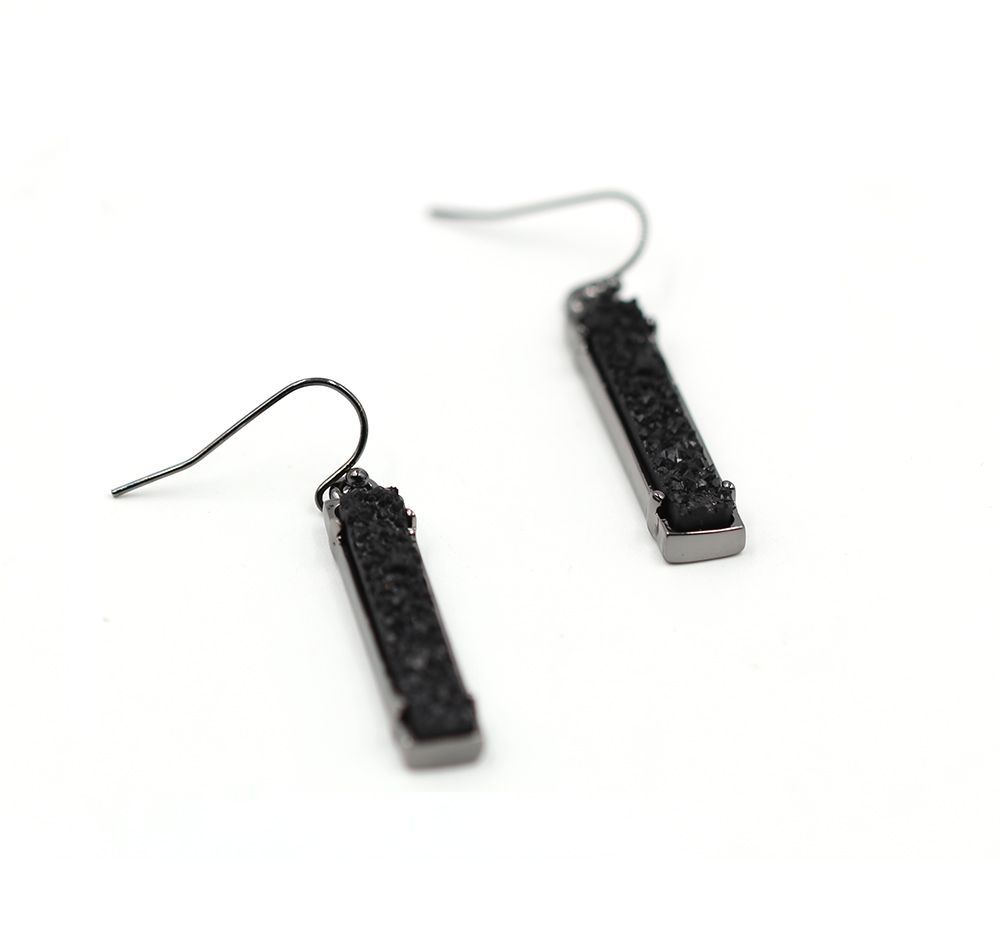 Boucles d'oreilles noires noires