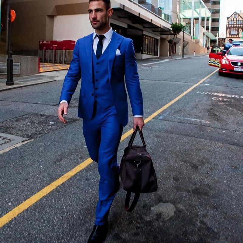 Compre Moda Medianoche Azul Para Hombre Trajes Formales Blazers Peaked  Lapel Bridgroom Los Mejores Trajes Para Hombre Para Bodas Desgaste De La  Fiesta Por Encargo A 78,22 € Del Justforyou002 | Es.Dhgate.Com