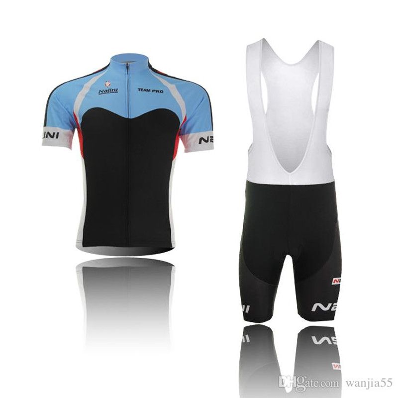 fitted cycling shorts