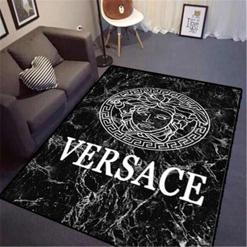 Gri Versace Yuvarlak Hali Modeli Dekoratif Kaymaz Tabanli Hali Fiyatlari Ve Ozellikleri