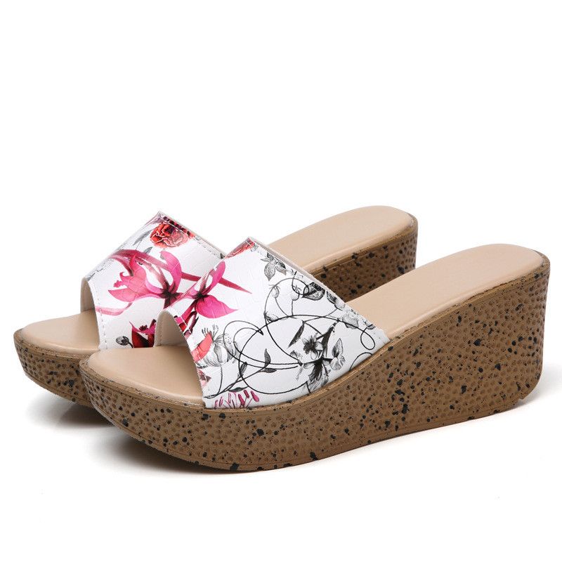 Acquista 2019 Donne Ciabatte Con Zeppa Piattaforma PU Cuoio Delle Signore Pantofole Da Spiaggia Eleganti Sandali Femminili Peep Toe Muli Tacchi Alti Scarpe Estive A 24,7 € Dal Tideshoesshop16888 | DHgate.Com
