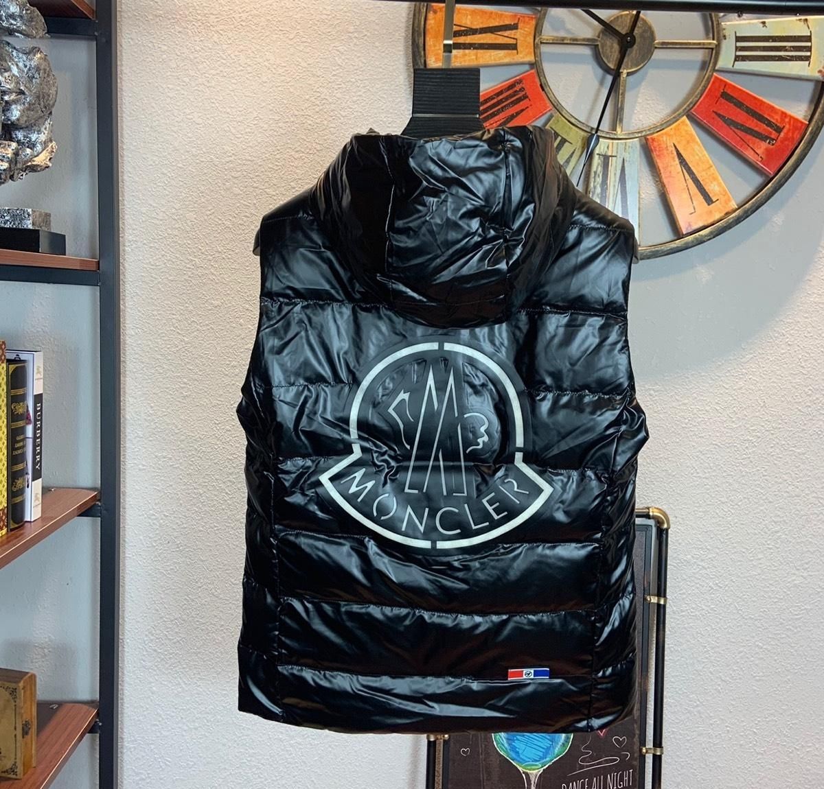 Classic Mens Jacket Luxury Vest Down Coats Hooded Puffer Vest Mens Women Outerwear Windbreaker 