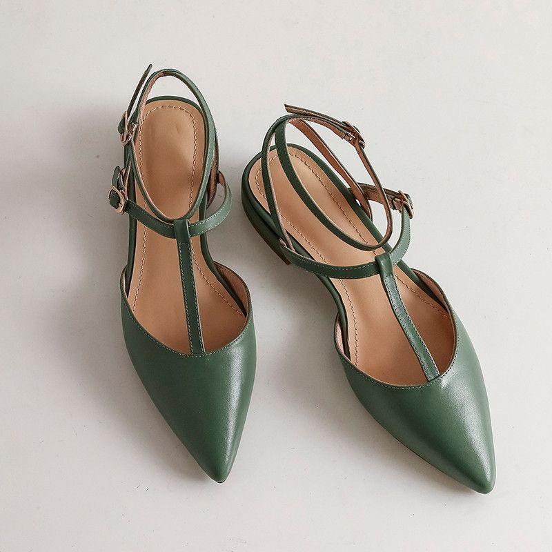 sapato fechado bico fino