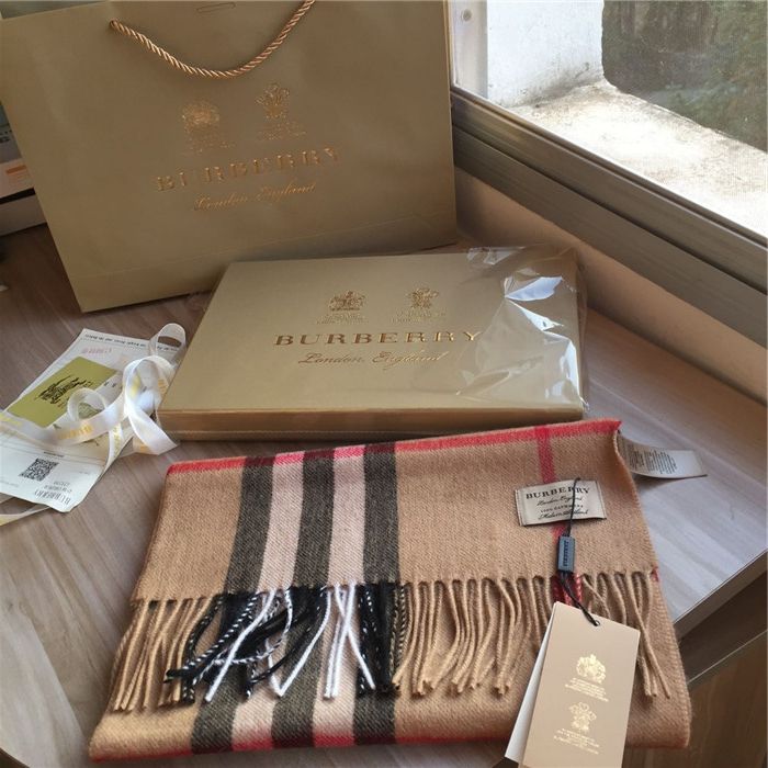 burberry scarf packaging