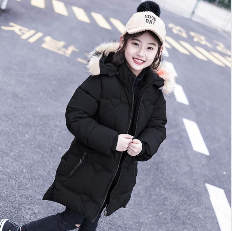 colored fur collar