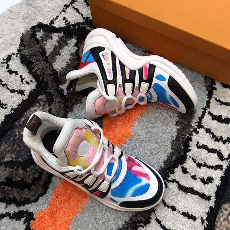 casual dress tennis shoes