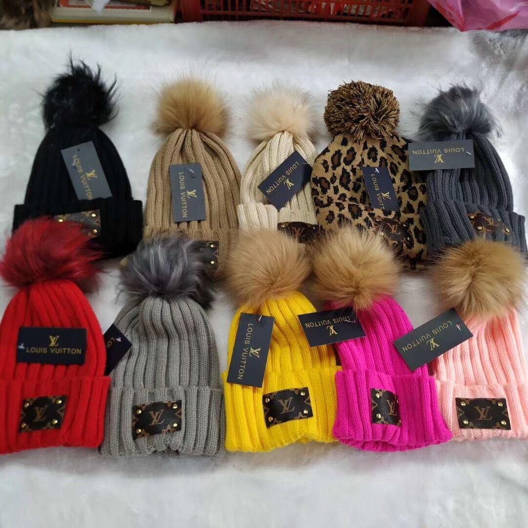 Real Leather Monogram Logo Big Fake Fur Pom Pom Beanies Men Hat Casual Wool  Knitted Sports Cap Ski Gorros Women Skull Cap Bonnets From Jj2016, $8.05