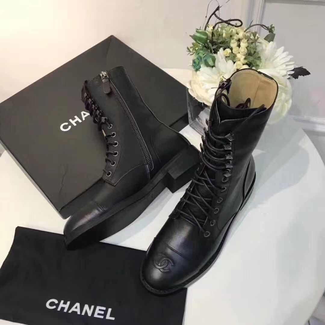 ladies short black boots