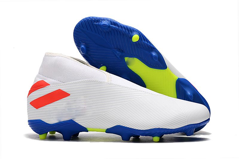 soccer cleats with no laces