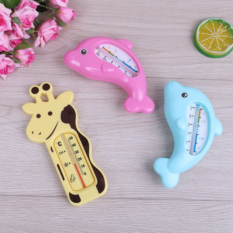 Bathing Baby With Just Water / Elephant calf enjoys bathing in tub filled with water ... : Stir the water thoroughly to get rid of any hot or cold spots, and then check the just after a bath is a great time for a soothing baby massage.