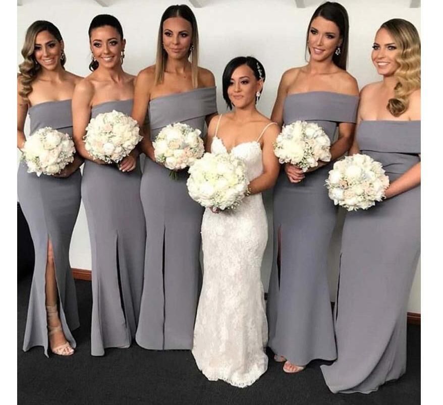 2020 Vestidos de de honor grises sin tirantes verano jardín formal boda